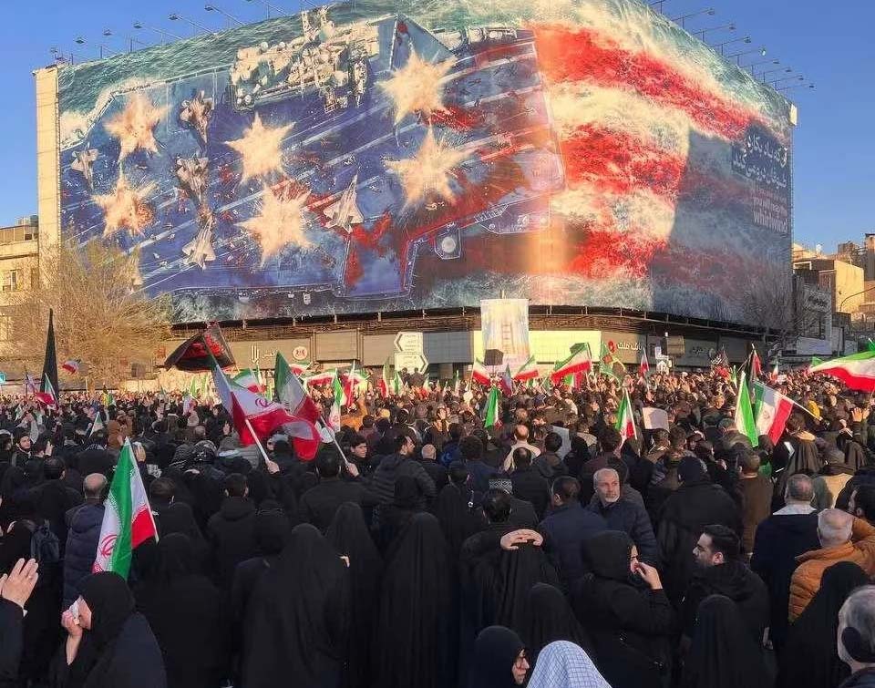 哈梅内伊被炸死-民众欢呼庆祝